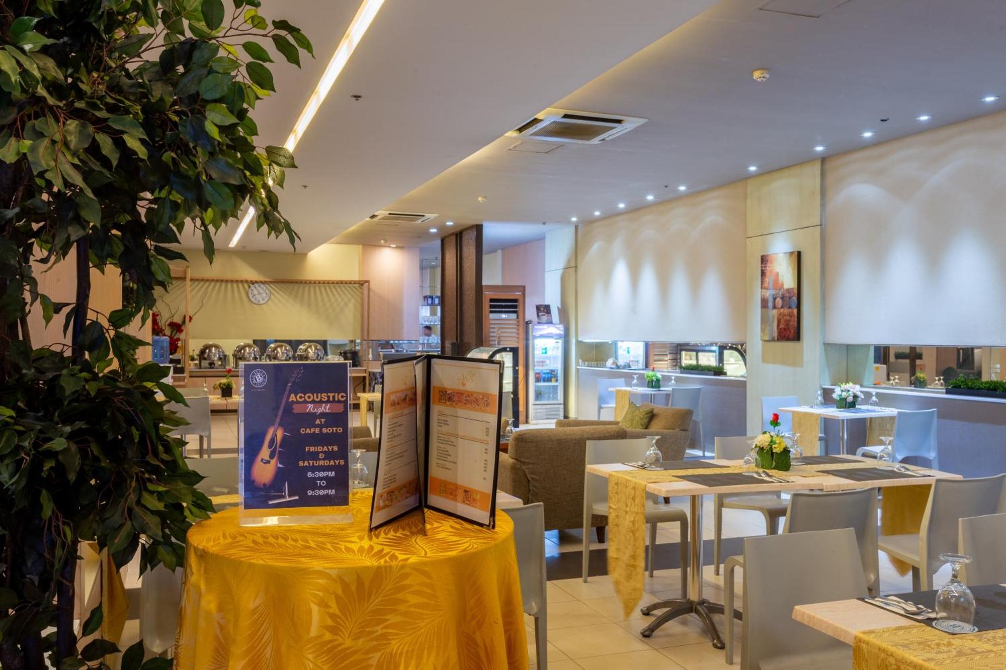 La Breza Hotel Quezon City Exterior foto