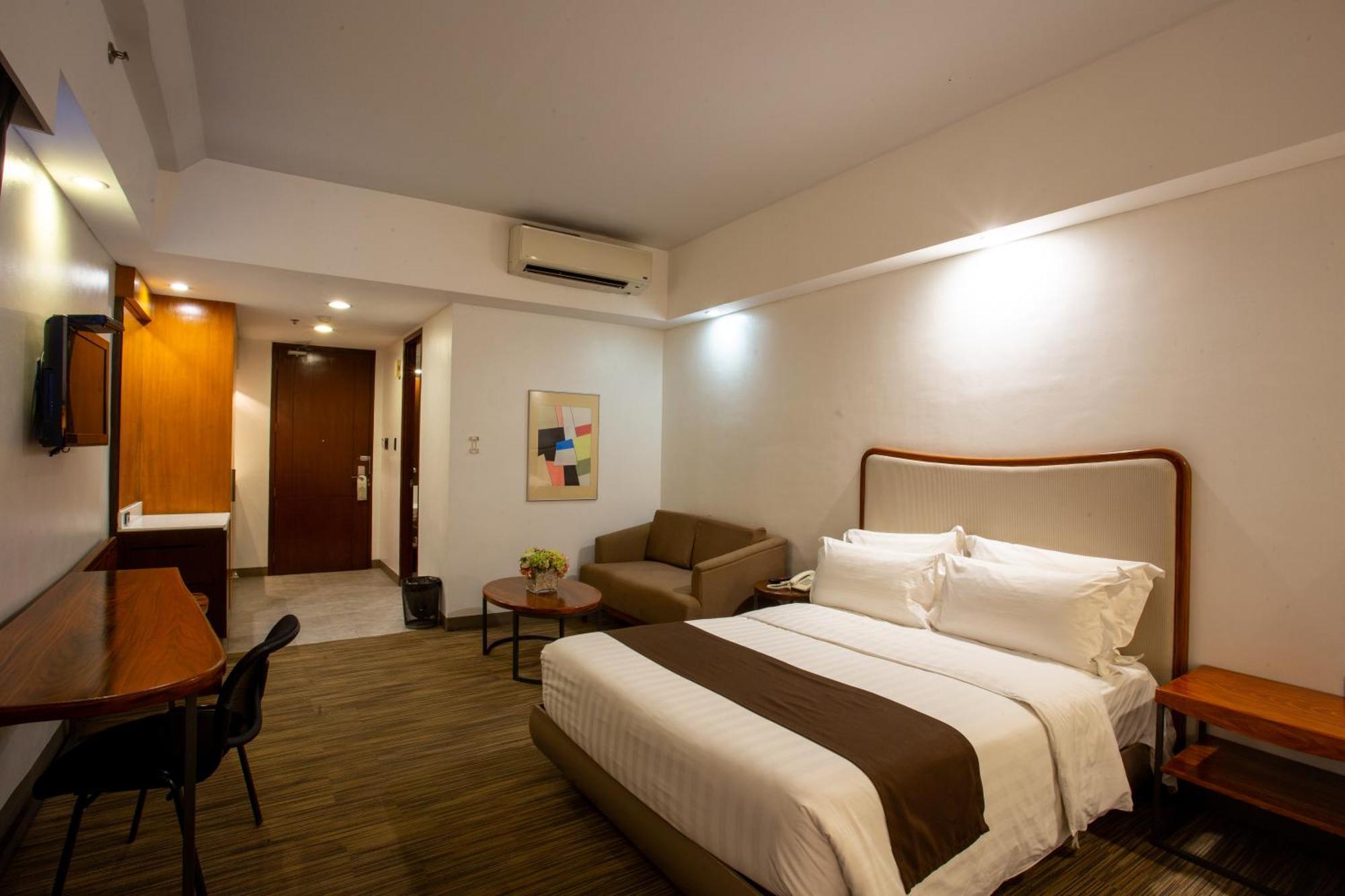 La Breza Hotel Quezon City Exterior foto