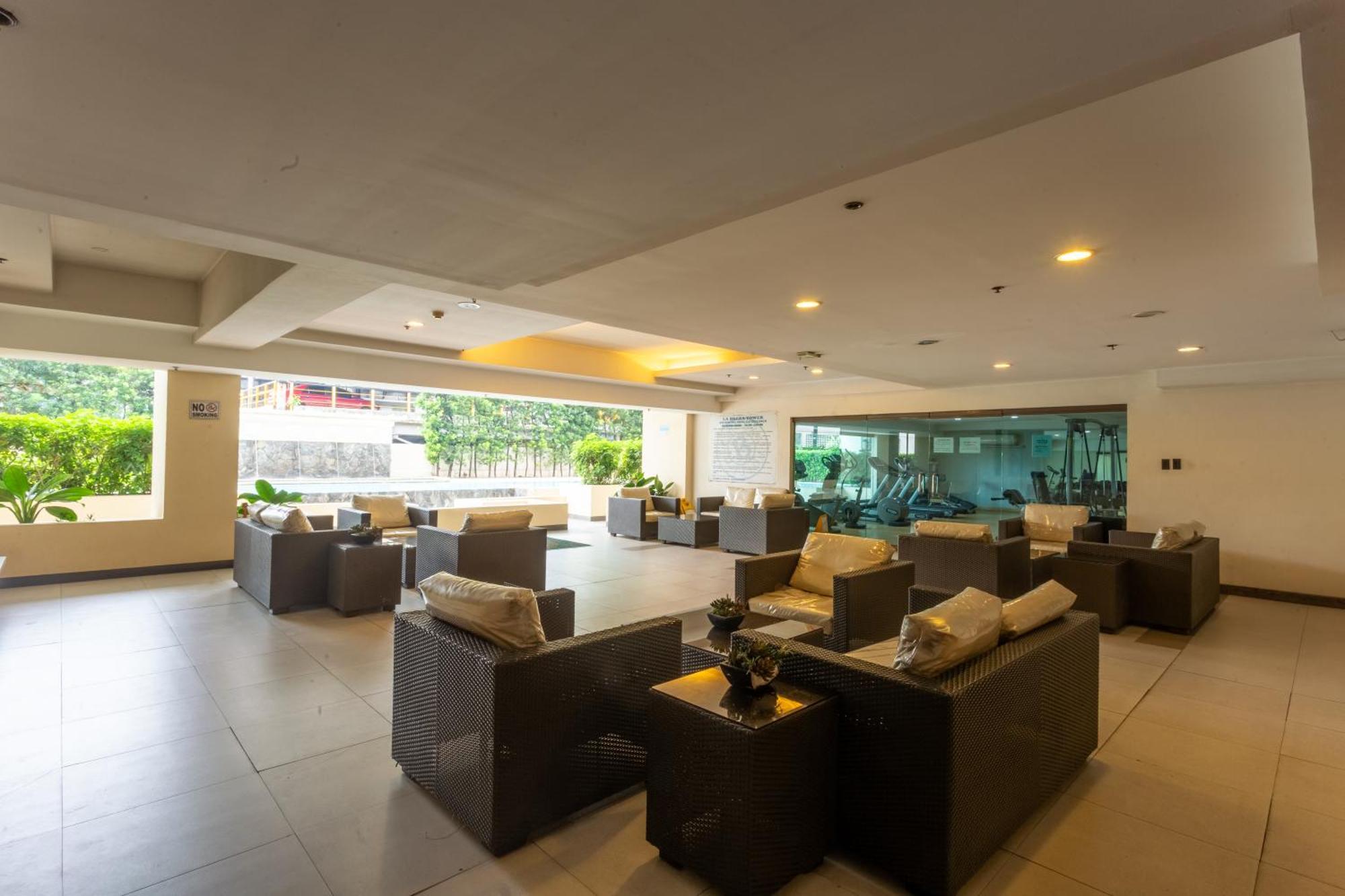 La Breza Hotel Quezon City Exterior foto